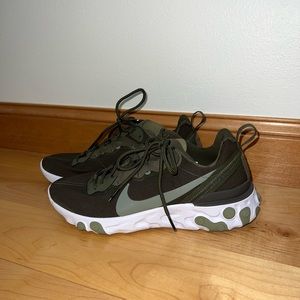 nike tennis shoes